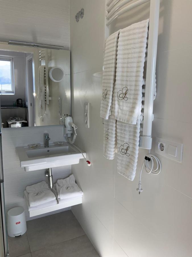 רדונדולה Hostal Antolin מראה חיצוני תמונה