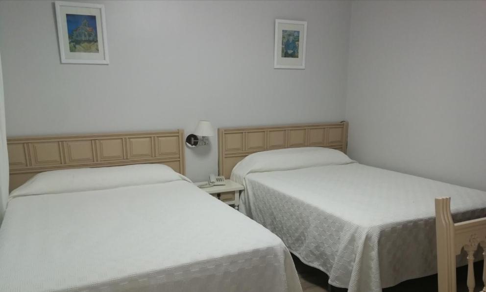 רדונדולה Hostal Antolin מראה חיצוני תמונה