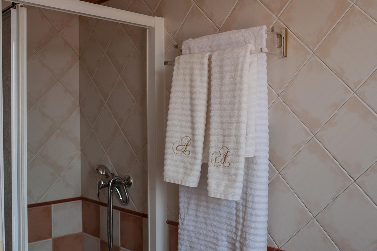 רדונדולה Hostal Antolin מראה חיצוני תמונה